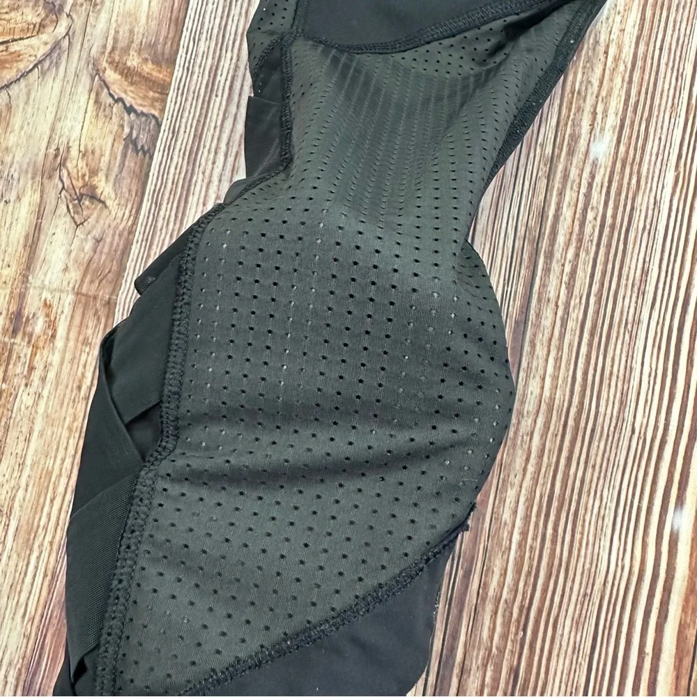 Lululemon Leggings Womens  Cropped Mesh Panel Run Yoga Gym Workout Athletic Sz 4